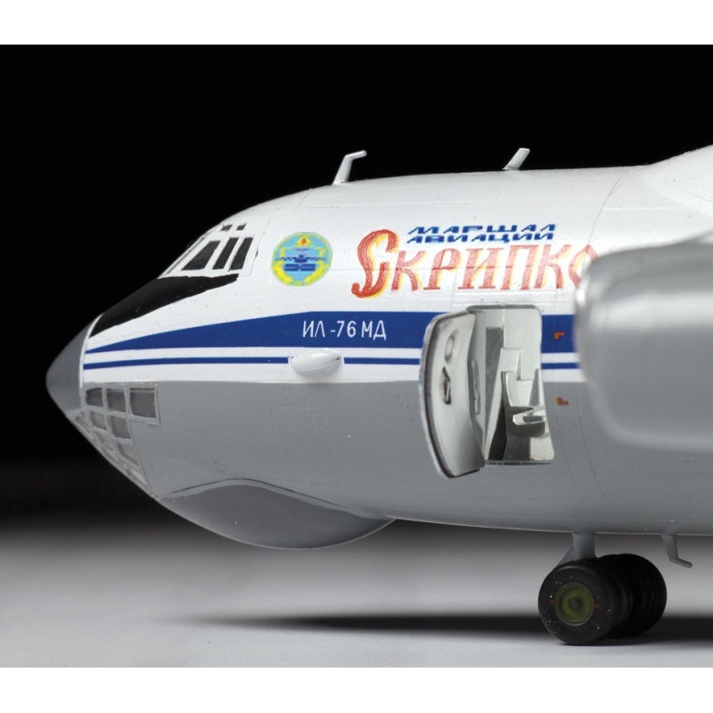 Russian-Strategic-Airlifter-IL-76MD-Zvezda-7011-origineel-C