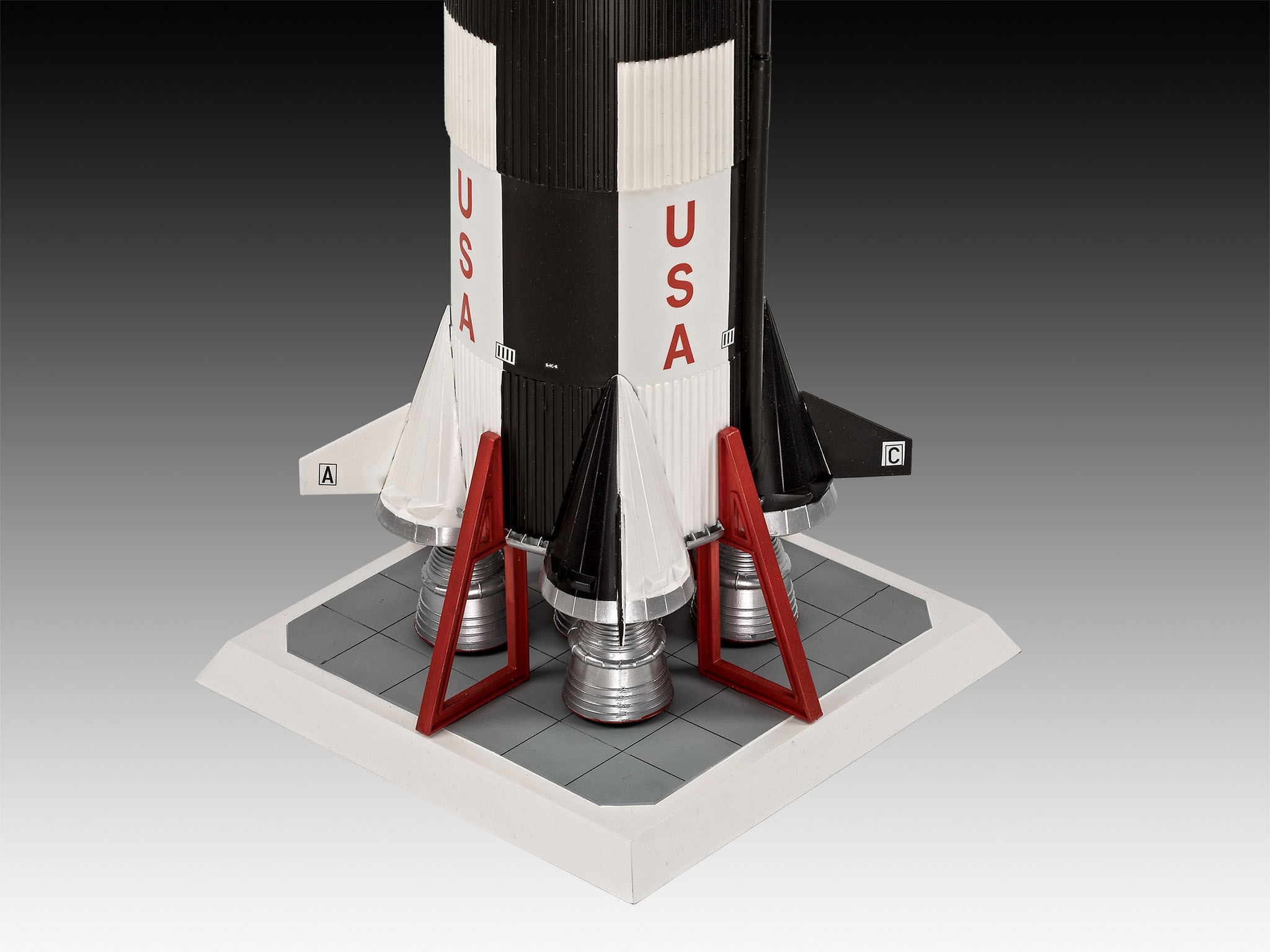 03704_md05_apollo_11_saturn_v_rocket